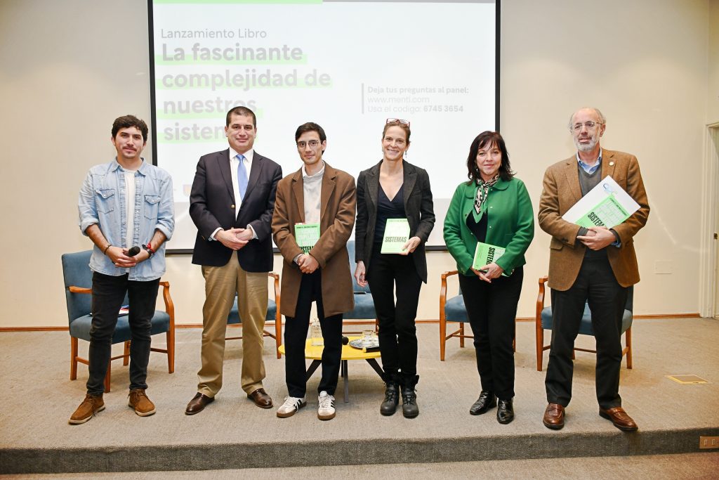 UdeC y MadeInnConce buscan potenciar la región con análisis de libro sobre complejidad sistémica