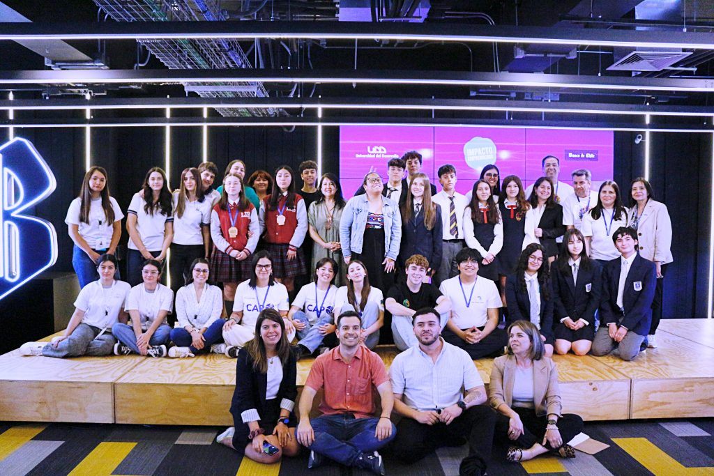 UDD y Banco de Chile abren 4ª versión del Concurso Nacional de Emprendimiento Escolar Impacto Emprendedor